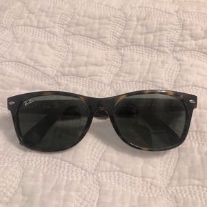Ray-Ban Original Tortoise Wayfarer Classic